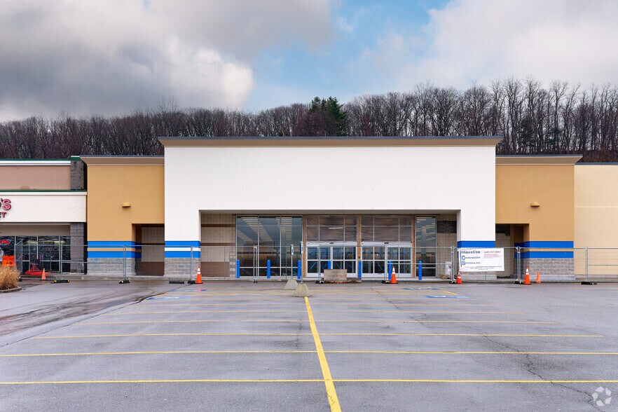 More Photos Of 100-190 Cobblestone Court Dr, Victor General Retail For Lease