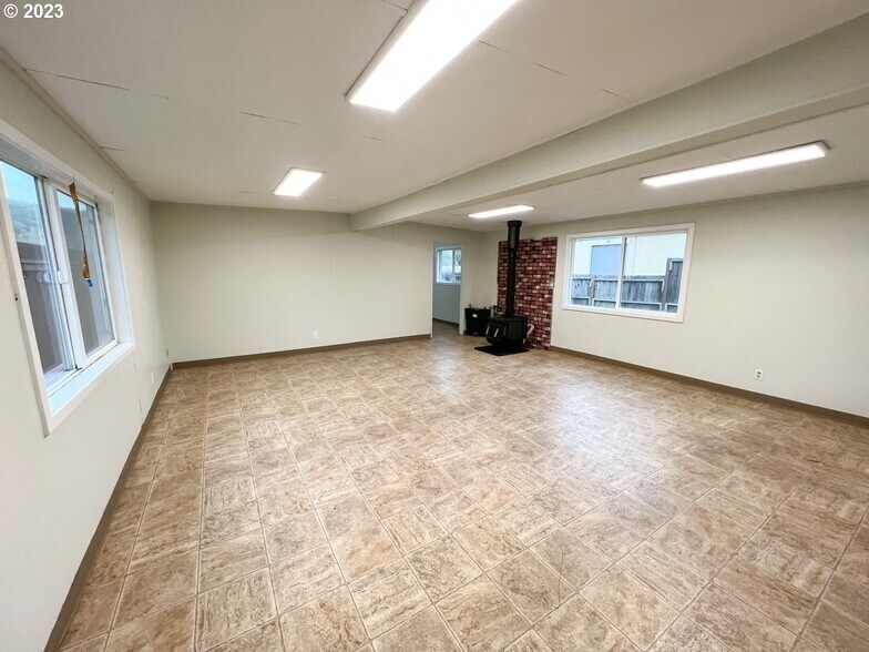 More Photos Of 121 Deady Crossing Rd, Sutherlin Warehouse For Sale