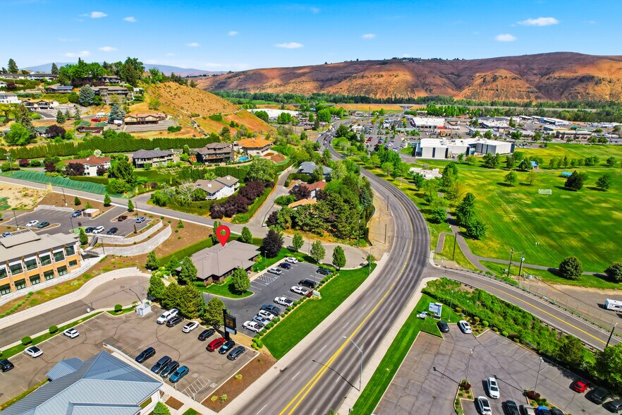 More Photos Of 925 Triple Crown Ave, Yakima Office For Sale