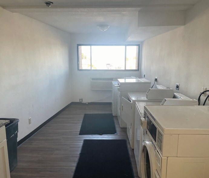 More Photos Of 439 W 25th St, Alliance Apartments For Sale