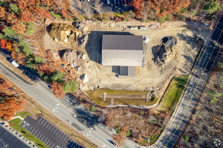 More Photos Of 5 Goddard Rd, Northborough Warehouse For Lease