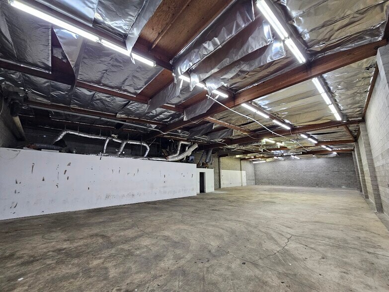 More Photos Of 1120 E 14th Pl, Los Angeles Warehouse For Sale