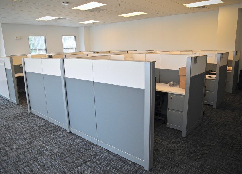 More Photos Of 22 South St, Hopkinton Storefront Retail Office For Lease