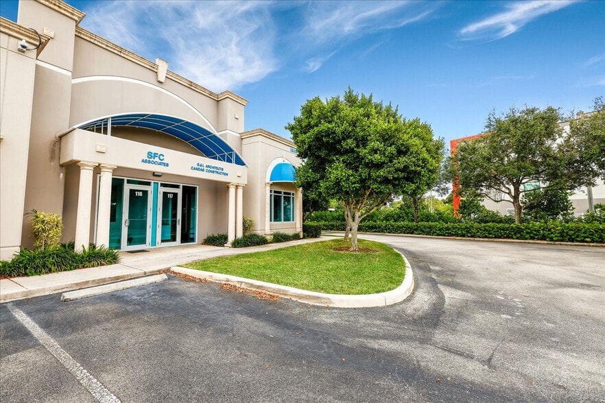 More Photos Of 2830 W State Road 84, Fort Lauderdale Flex For Sale