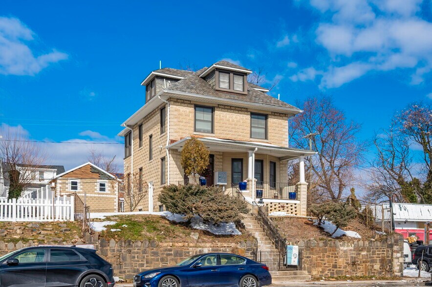 More Photos Of 4920 Belair Rd, Baltimore Office For Sale