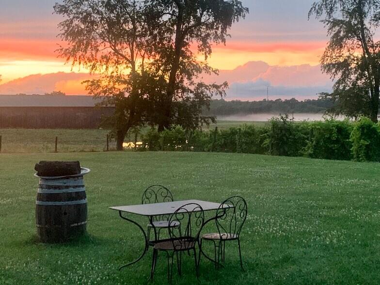More Photos Of 6825 Old Richmond Rd, Lexington Winery Vineyard For Sale