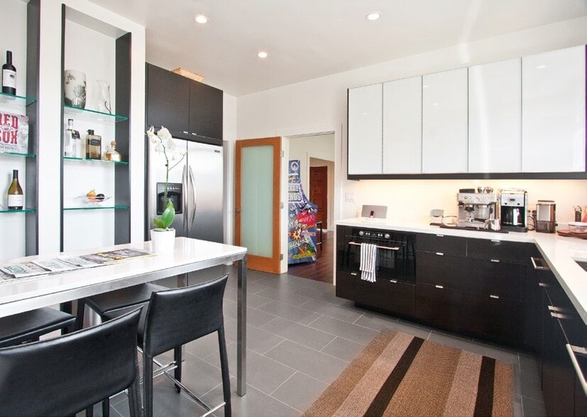 More Photos Of 1746 Abbot Kinney Blvd, Venice Office For Lease