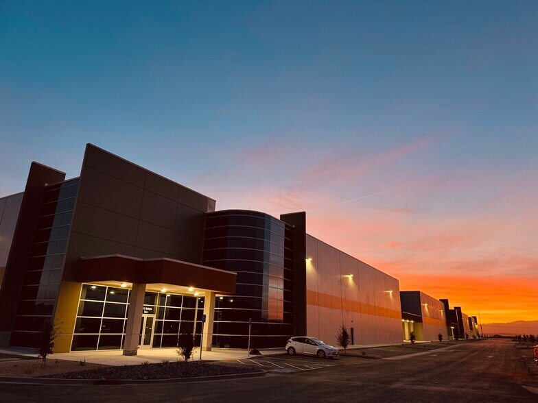 More Photos Of Southern Parkway, Saint George Unknown For Lease