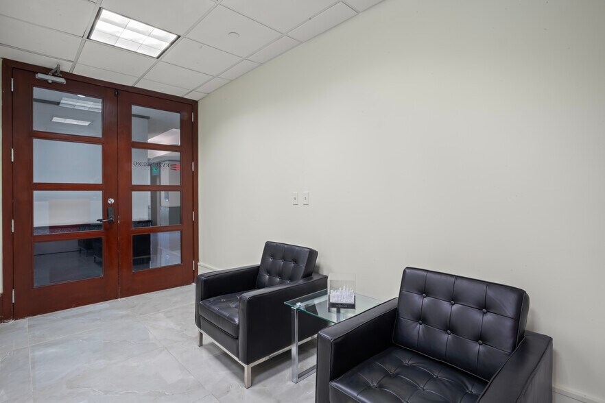 More Photos Of 1200 Brickell Ave, Miami Office For Sale