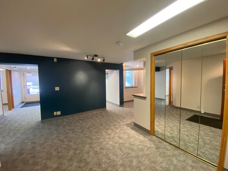 More Photos Of 239 Cleveland Ave N, Saint Paul Loft Creative Space For Lease