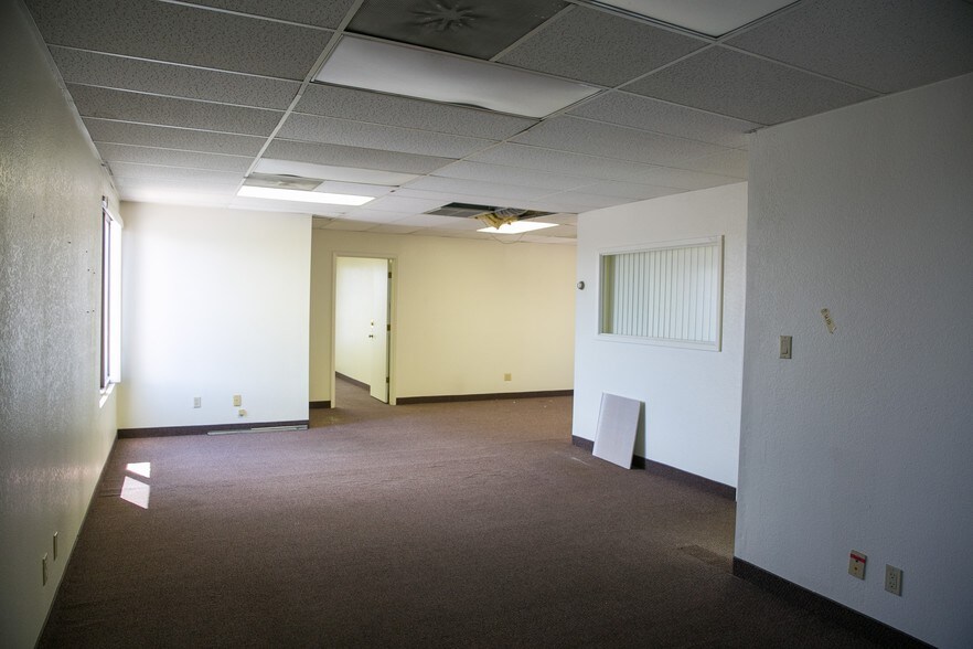 More Photos Of 165 E Southern Ave, Mesa Loft Creative Space For Lease
