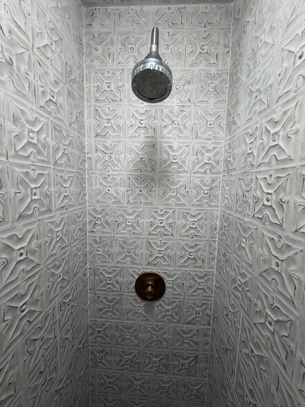 More Photos Of 402 Hyde Park Blvd, Houston Multifamily For Sale