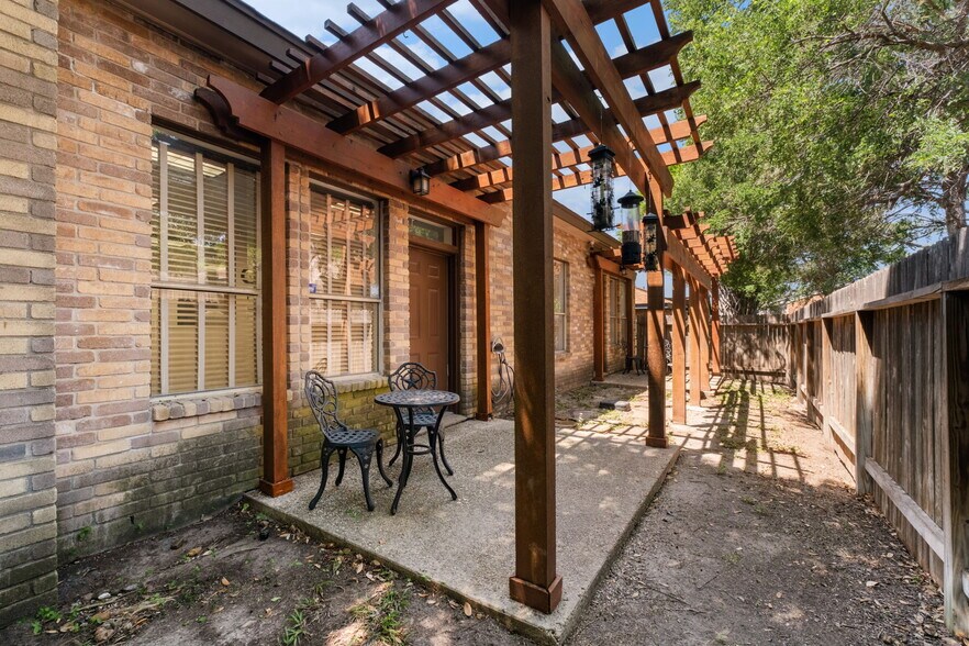 More Photos Of 8627 Cinnamon Creek Dr, San Antonio Medical For Sale