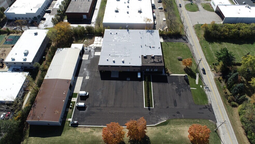 More Photos Of 28041 N Bradley Rd, Lake Forest Warehouse For Lease