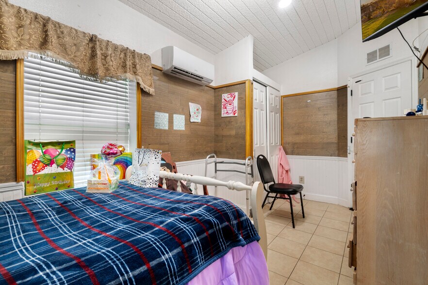 More Photos Of 613 Forest Hills Dr, Brandon Assisted Living For Lease