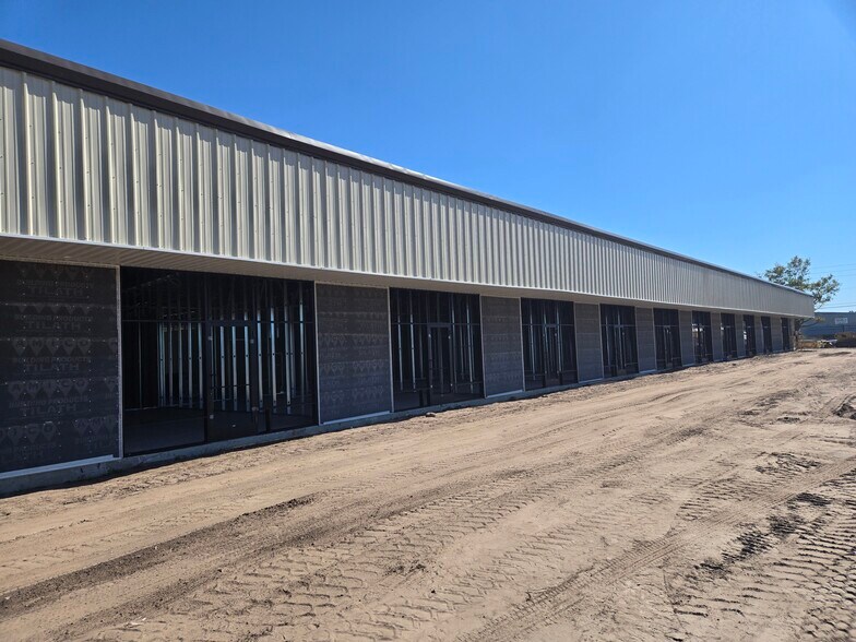 More Photos Of 2501 Old Dixie Hwy, Kissimmee Flex For Lease