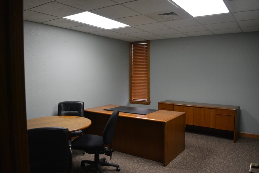 More Photos Of 1313 Mission, Mount Pleasant Office For Lease