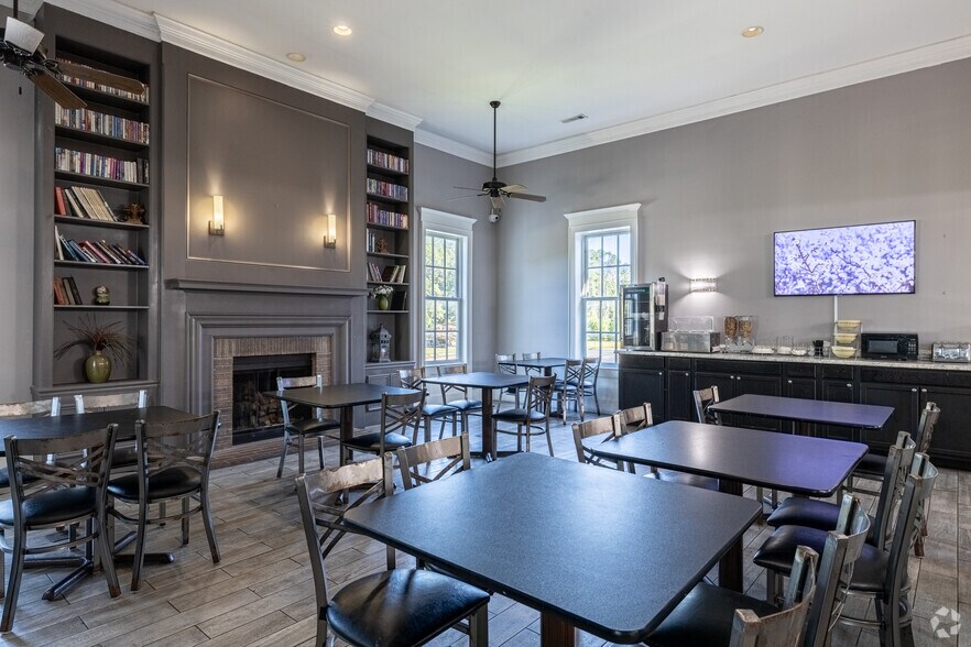 More Photos Of 8929 Old Number Six Hwy, Santee Hospitality For Sale