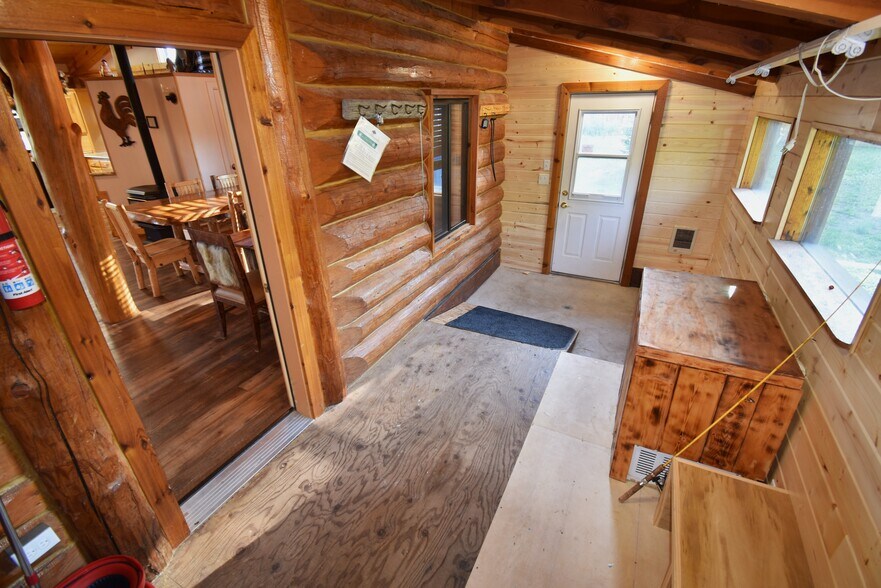 More Photos Of 3555 Yale Kilgore Rd, Island Park Multifamily For Sale
