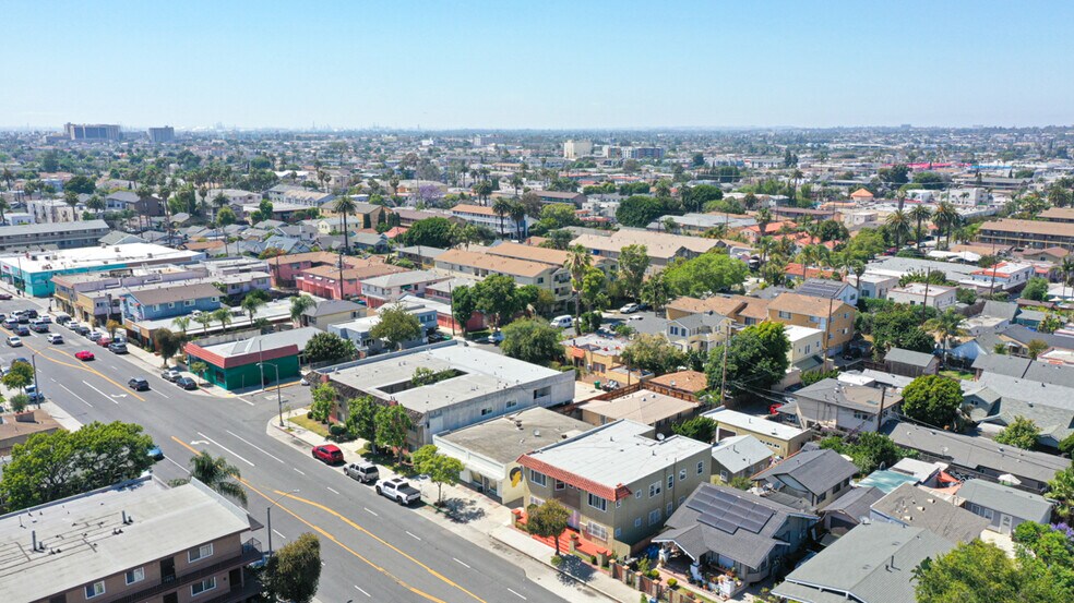 More Photos Of 2117-2119 E 7th St, Long Beach Storefront Retail Residential For Sale