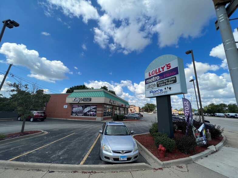 More Photos Of 7201-7211 W 63rd St, Summit Argo Freestanding For Sale