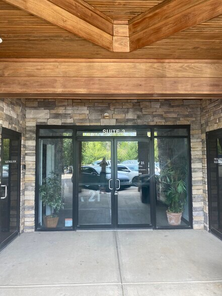 More Photos Of 6011 Tylersville Rd, Mason Storefront Retail Office For Lease