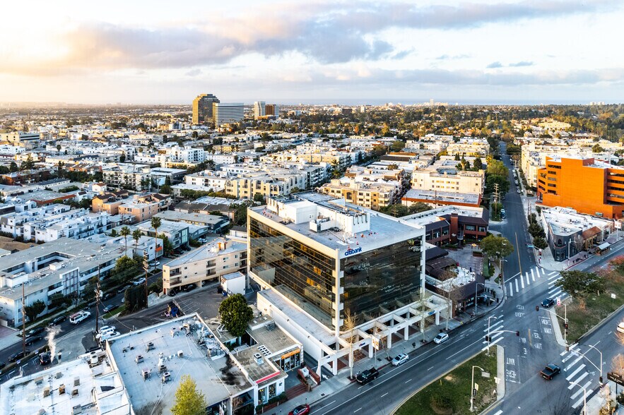 More Photos Of 11726 San Vicente Blvd, Los Angeles Office For Lease