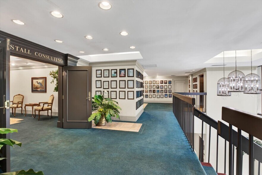 More Photos Of 13153 N Dale Mabry Hwy, Tampa Office For Sale