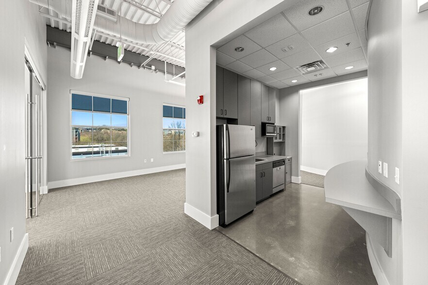 More Photos Of 2099 Thunderhead Rd, Knoxville Medical For Lease