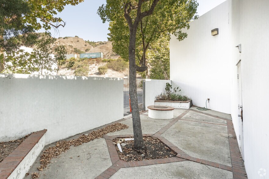 More Photos Of 23671-23675 Via Del Rio, Yorba Linda Light Manufacturing For Sale