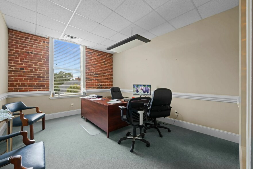 More Photos Of 202 Craven St, New Bern General Retail For Lease