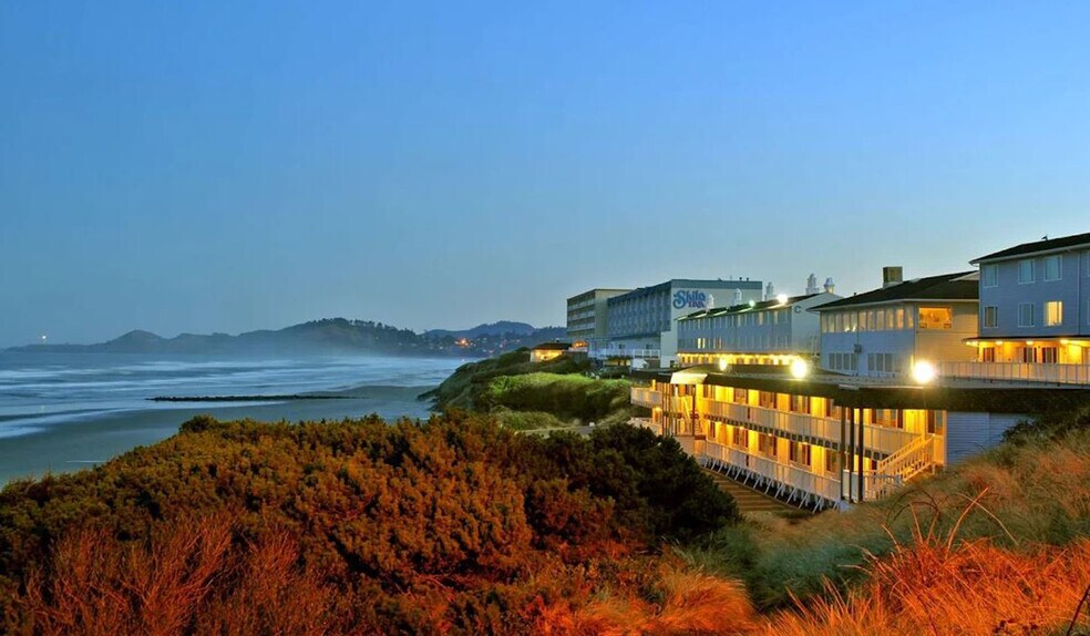 More Photos Of 536 SW Elizabeth St, Newport Hotel For Sale