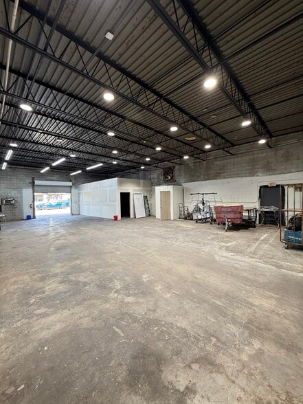 More Photos Of 936 Edith Ave, Lakeland Industrial For Sale