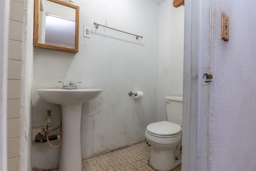 More Photos Of 108 W Main St, Casa Grande Freestanding For Sale