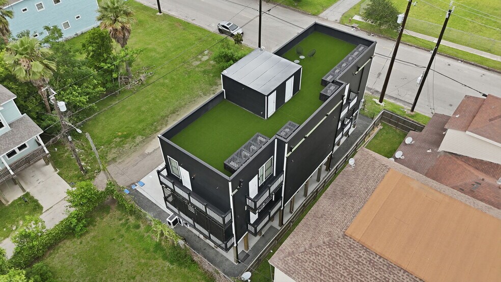 More Photos Of 715 28th St, Galveston Apartments For Sale