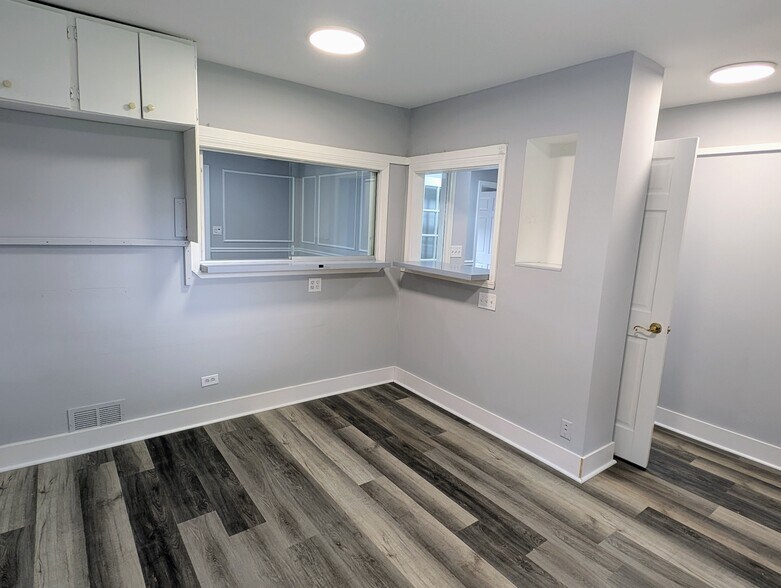 More Photos Of 1S085 Summit Ave, Oakbrook Terrace Medical For Lease