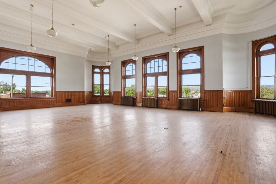 More Photos Of 125 S Maple Ave, Martinsburg Lodge Meeting Hall For Sale