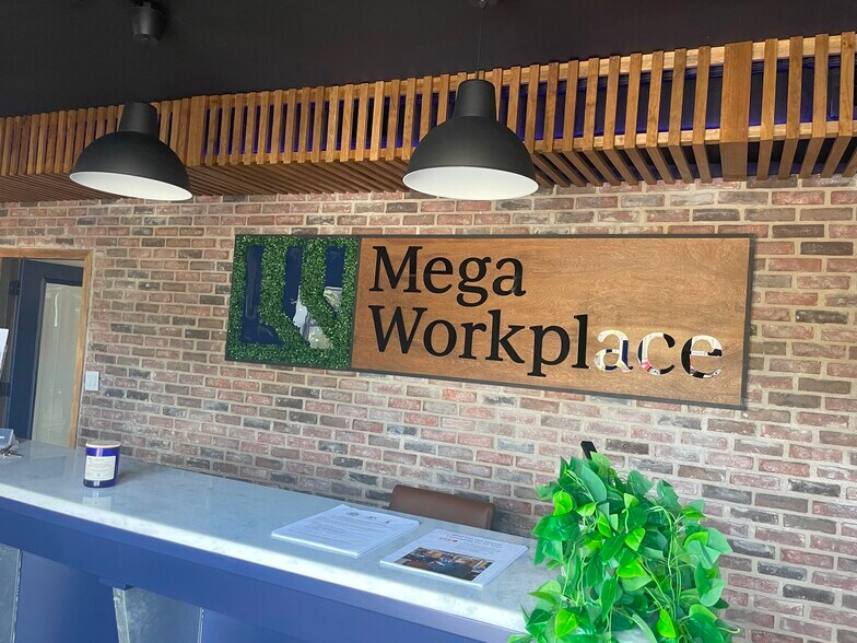 More Photos Of 343 N Bay St, Eustis Coworking Space