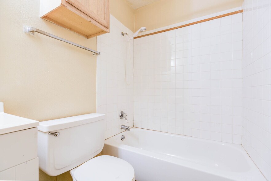 More Photos Of 1707-1717 Greenwood St, San Angelo Apartments For Sale