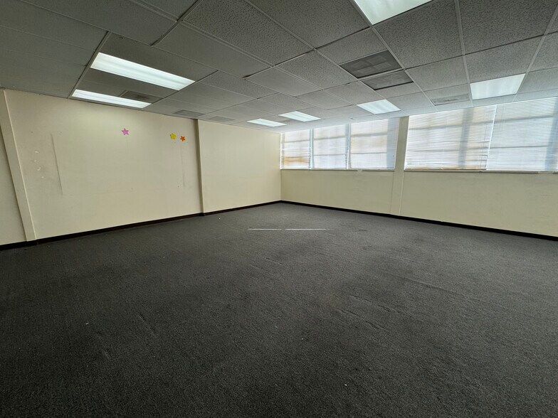 More Photos Of 14416-14420 Chase St, Panorama City Storefront Retail Office For Lease