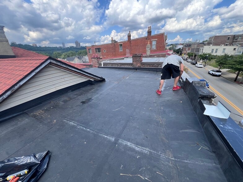 More Photos Of 313 Fairfield Ave, Bellevue Storefront Retail Residential For Sale