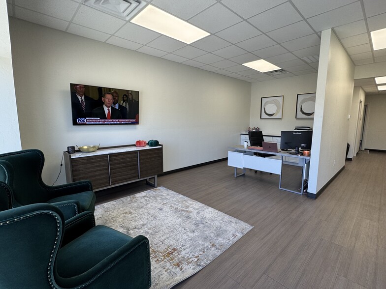 More Photos Of 217-223 S Coltrane Rd, Edmond Storefront Retail Office For Lease
