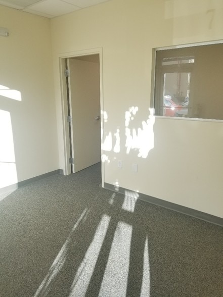 More Photos Of 10384 W State Road 84, Davie Warehouse For Lease