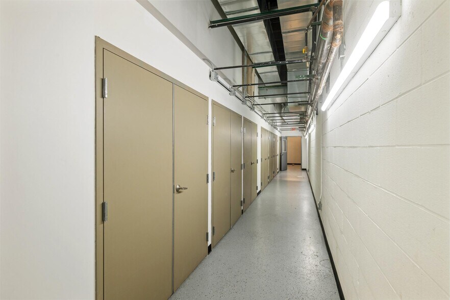 More Photos Of 100 S Ashland Ave, Chicago Apartments For Lease