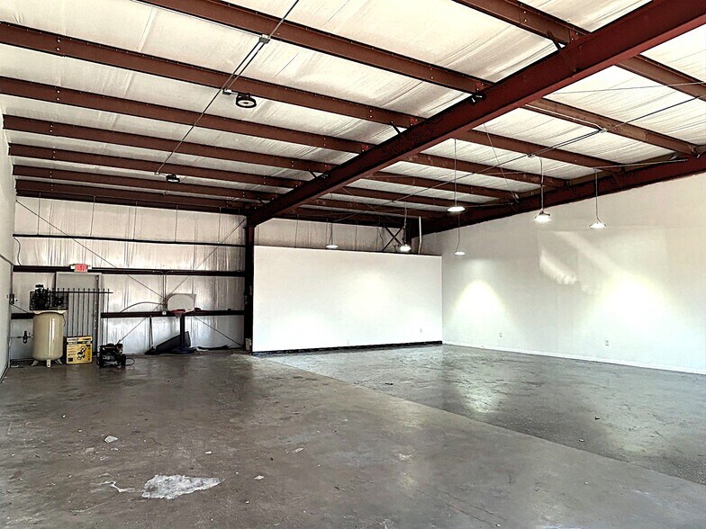 More Photos Of 4503 Gessner Rd, Houston Freestanding For Lease