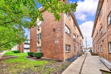 More Photos Of 6430 W 64th Pl, Chicago Apartments For Sale