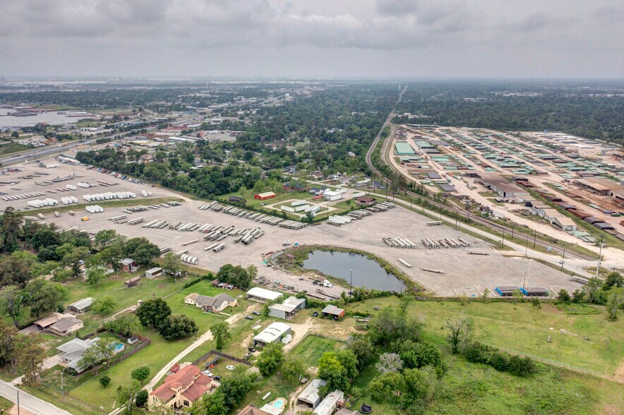 More Photos Of 0 River Rd rd, Channelview Land For Lease