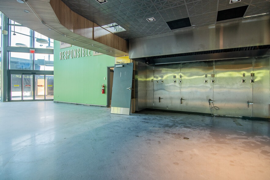 More Photos Of 553 US-70 W, Havelock Freestanding For Lease