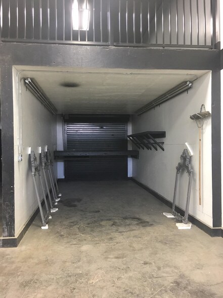 More Photos Of 974 Boulder Blvd, Stony Plain Warehouse For Lease