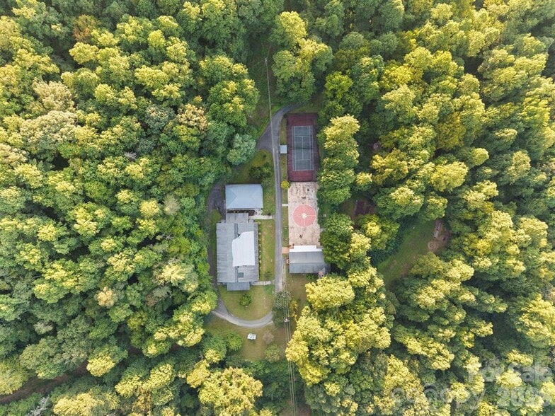More Photos Of 504 Mountain View School Rd, Robbinsville Hotel For Sale